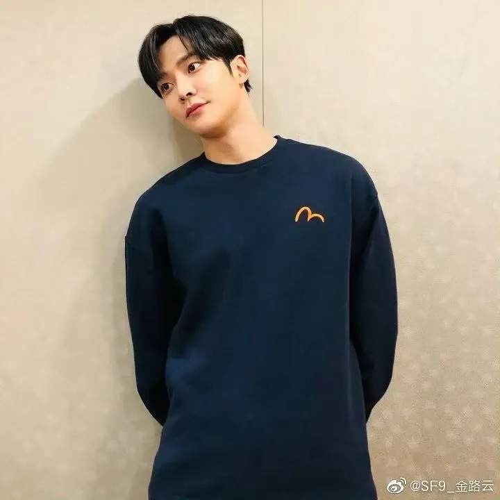 Cuplikan di balik layar dari Rowoon