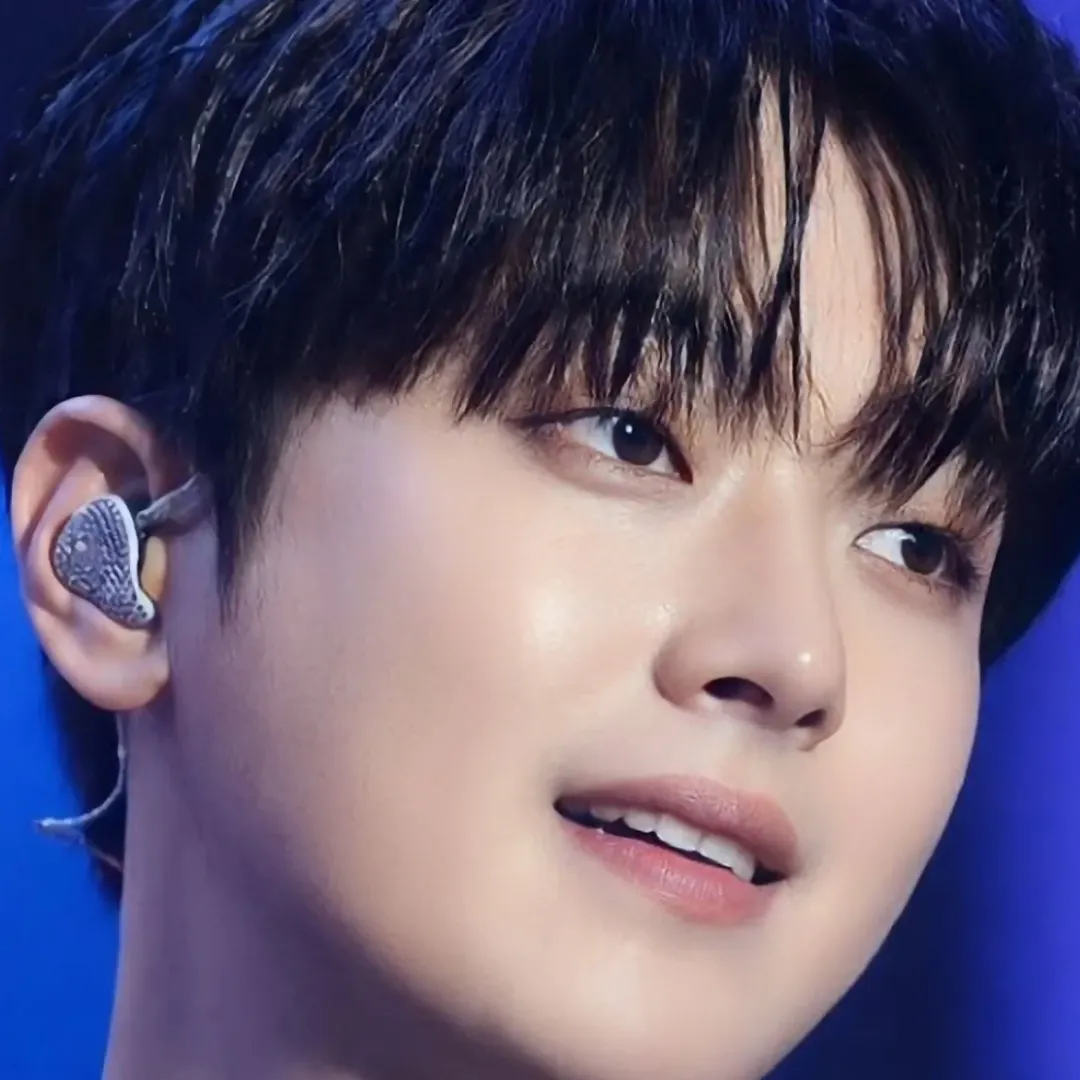 李灿元的最新照片