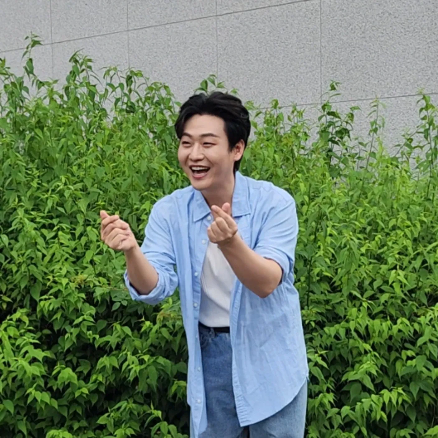 Behind-the-scenes cut of Min Soohyun