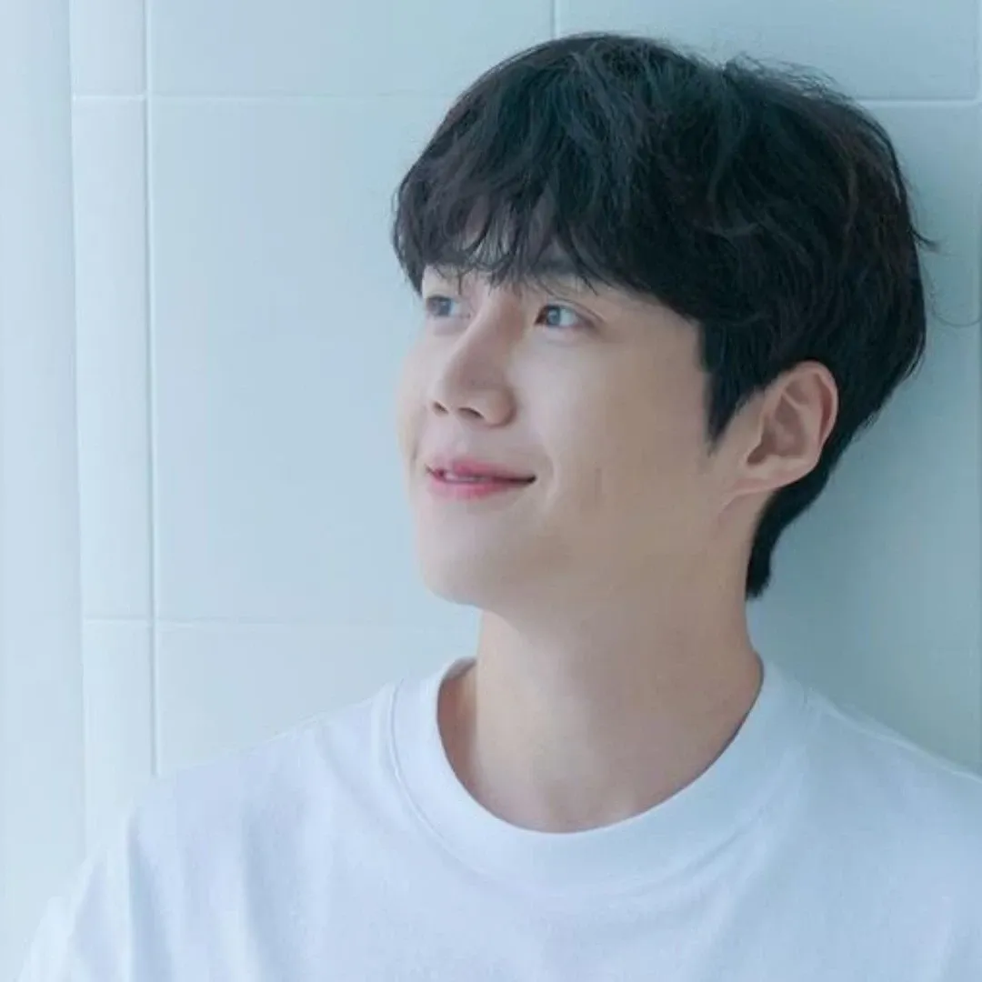 Behind-the-scenes cut of Kim Seonho