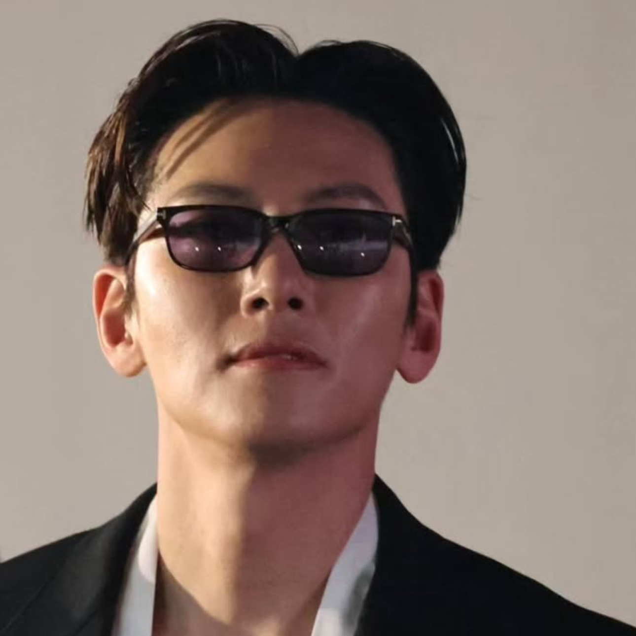 Behind-the-scenes cut of Ji Changwook