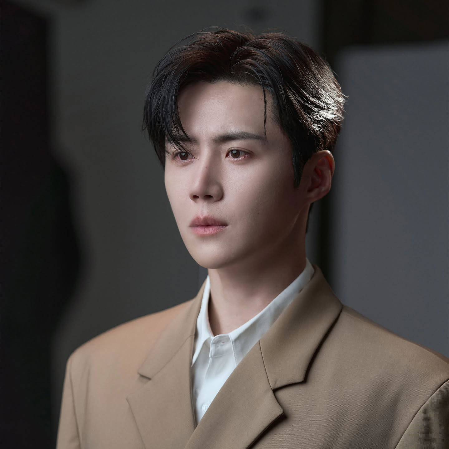 Behind-the-scenes cut of Kim Seonho