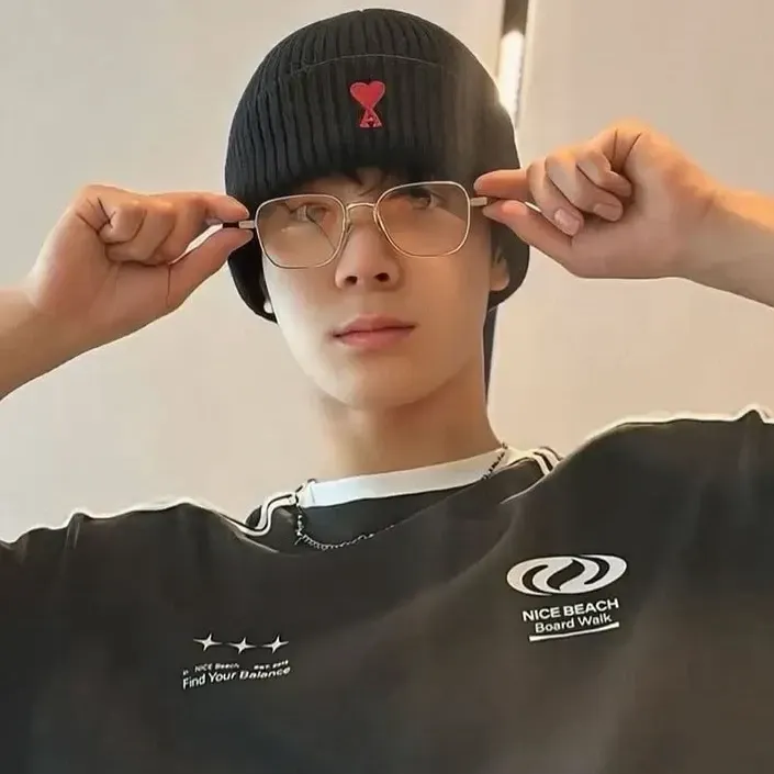 A moment captured by a fan of Jeong Dongwon