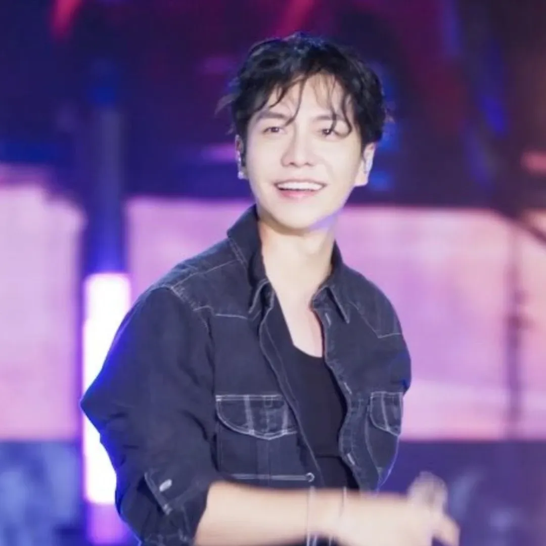 Latest photo of Lee Seunggi