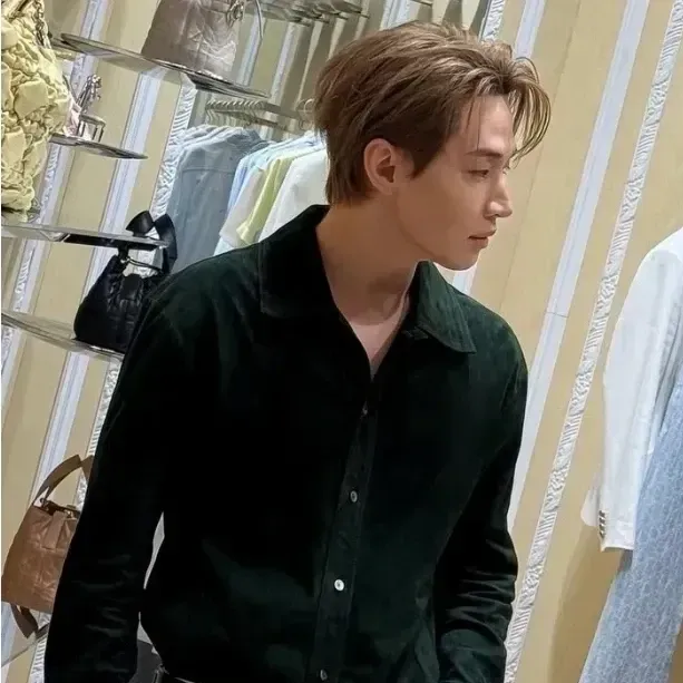 A moment captured by a fan of Henry