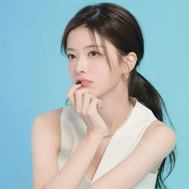Latest photo of Roh Jeongeui
