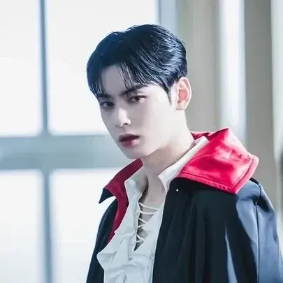 Recent activity shot of Cha Eunwoo