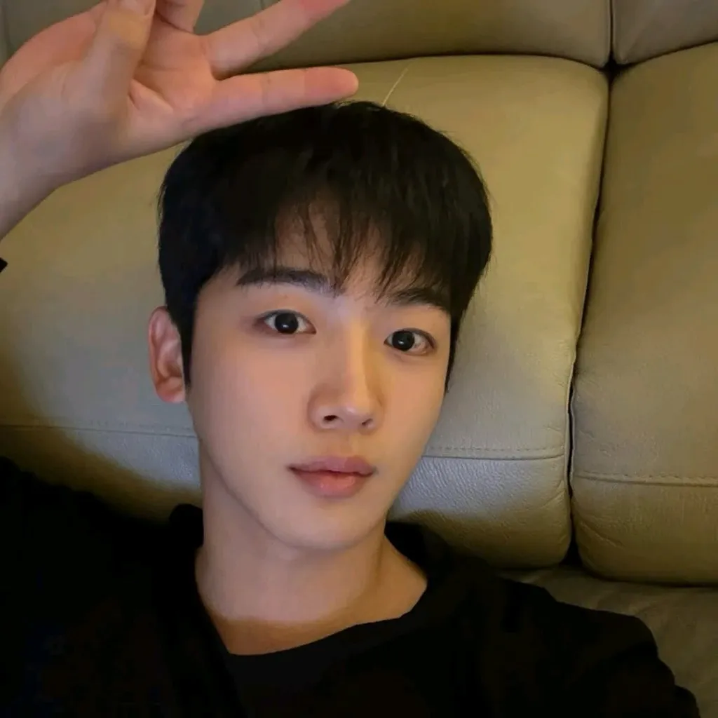 Recent activity shot of Kim Yohan