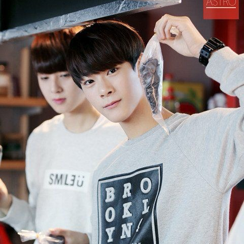 粉丝拍下的车银优瞬间