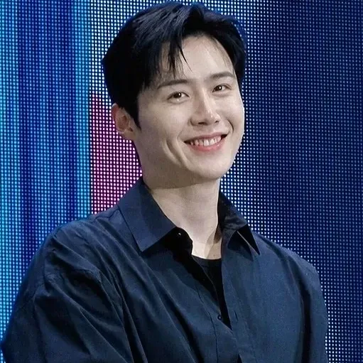 Foto kegiatan terbaru dari Kim Seonho