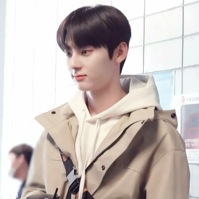 Recent activity shot of Hwang Minhyun