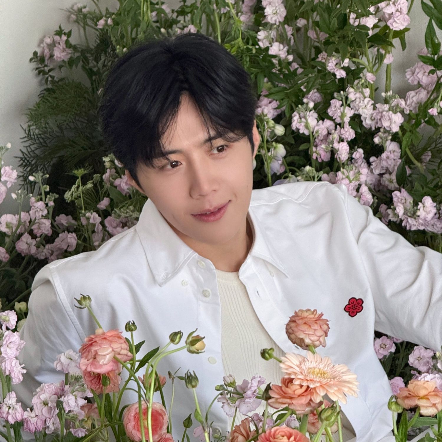 Behind-the-scenes cut of Kim Seonho