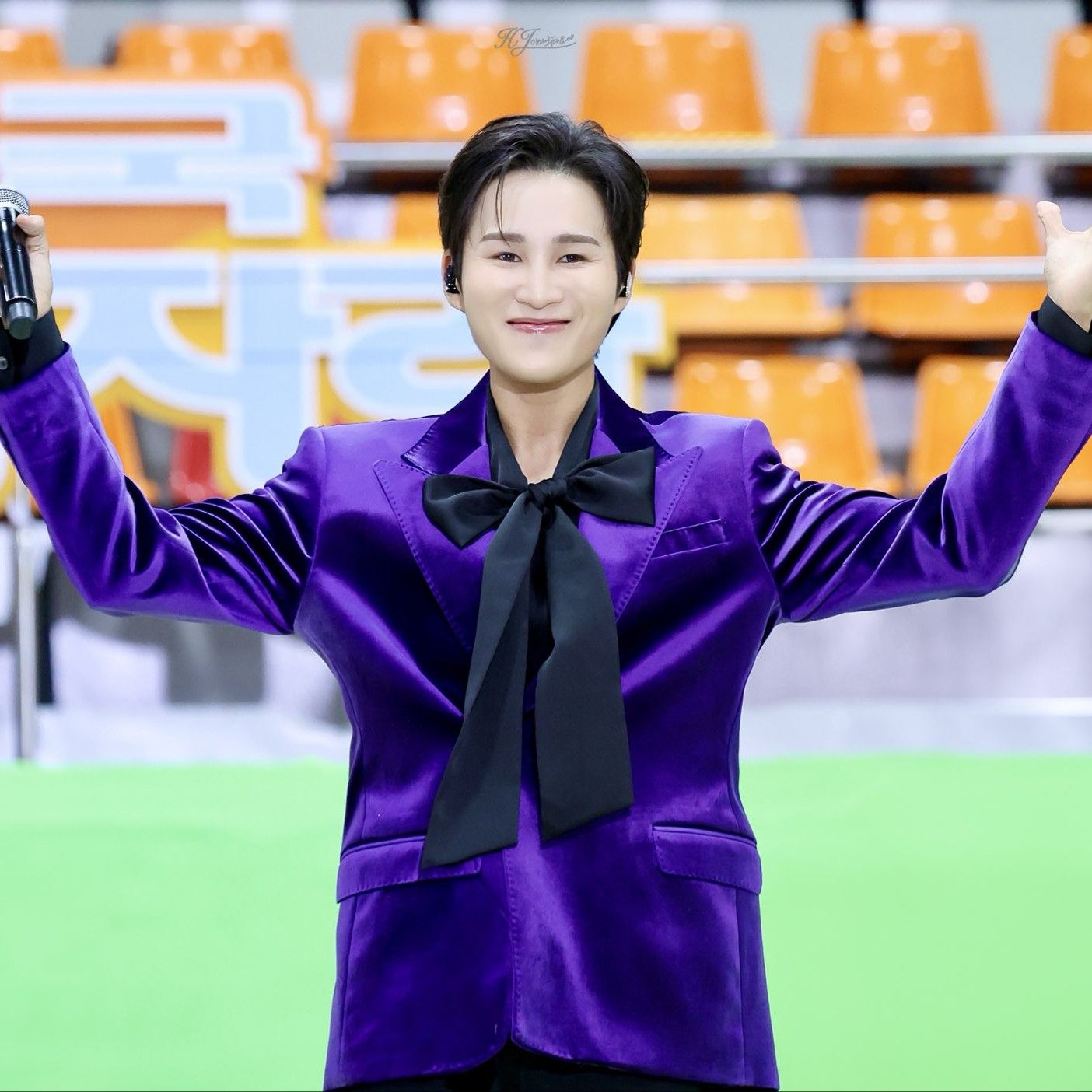 粉丝拍下的金熙栽瞬间