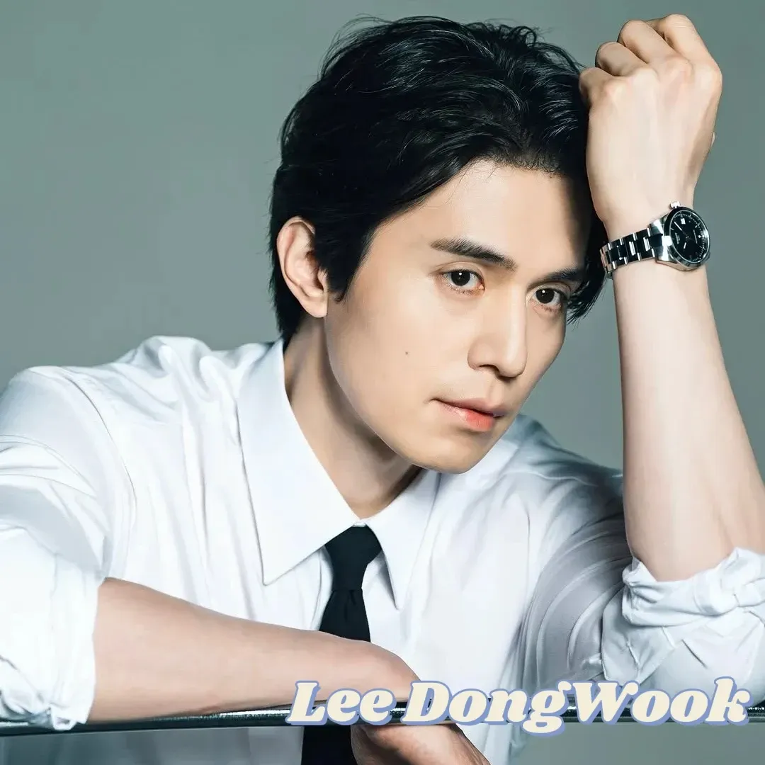A moment captured by a fan of Lee Dongwook
