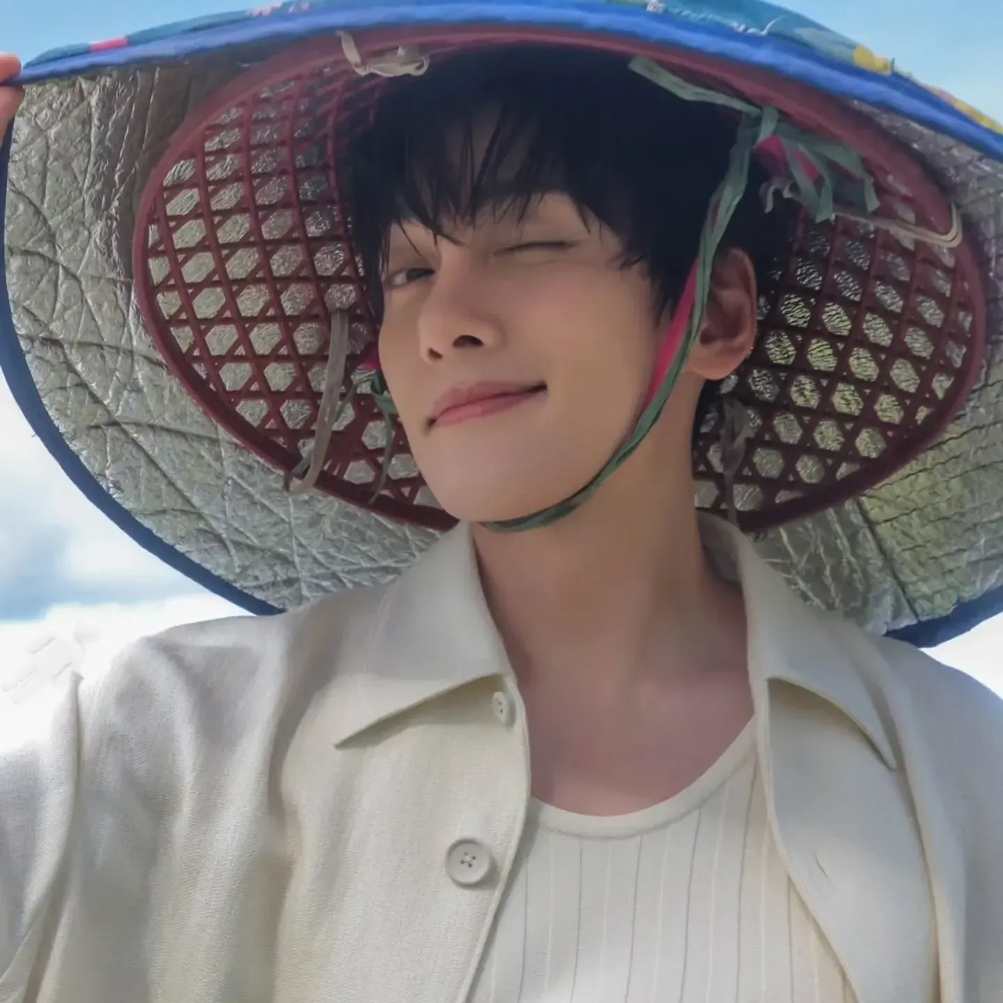 Behind-the-scenes cut of Ji Changwook