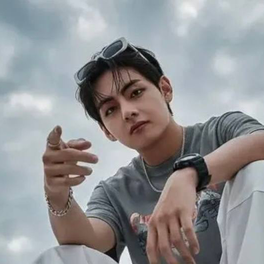 Recent activity shot of Kim Taehyung (V)