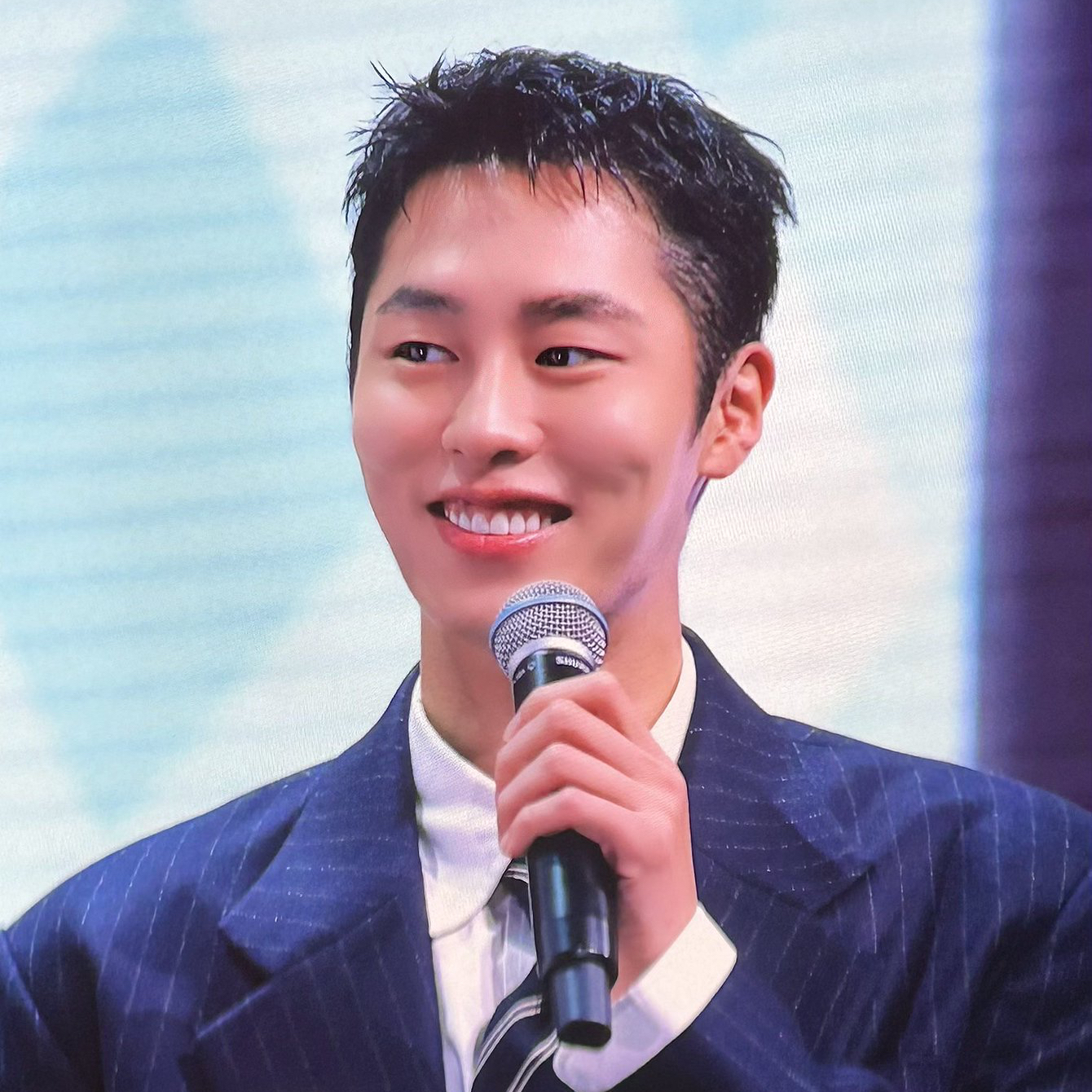 Recent activity shot of Lee Jaewook