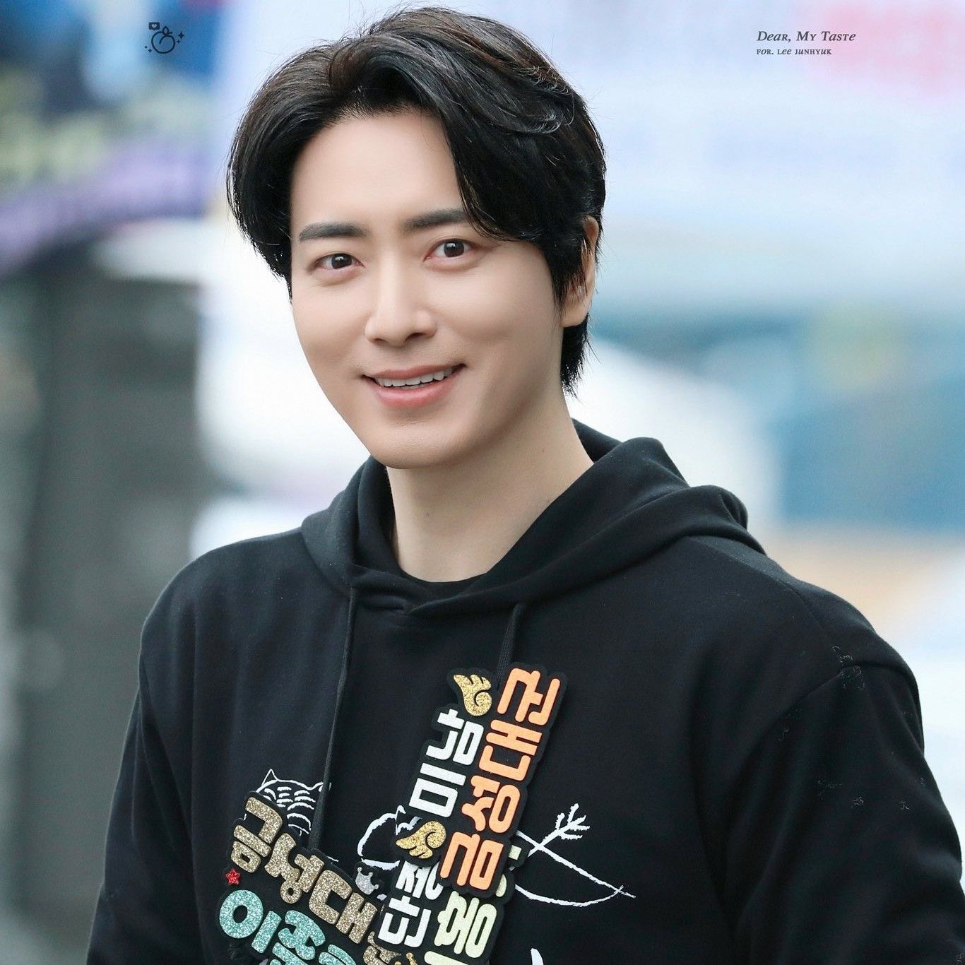 A moment captured by a fan of Lee Joonhyuk