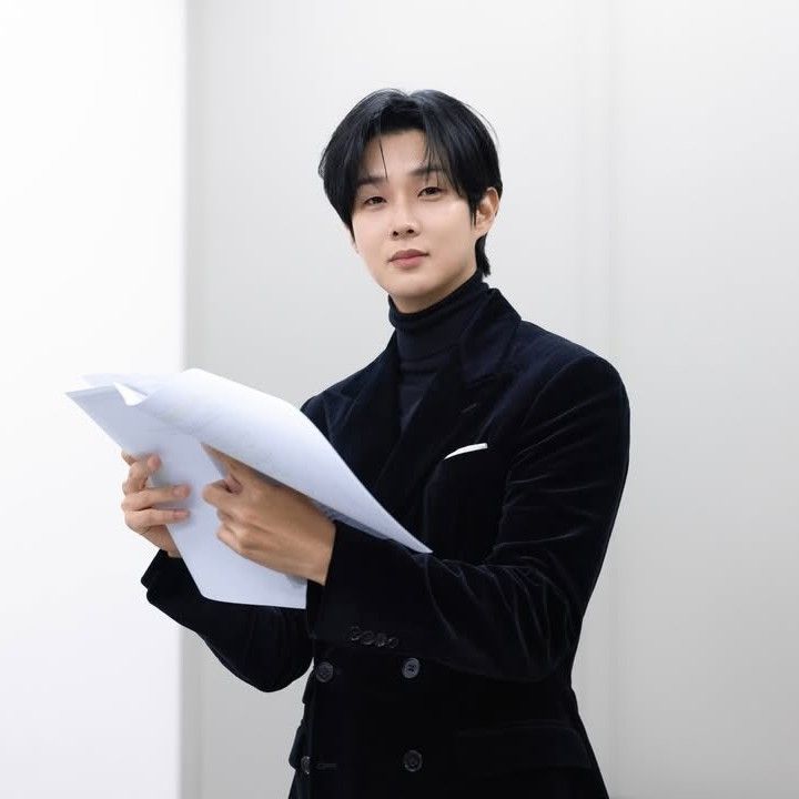 Latest photo of Choi Wooshik