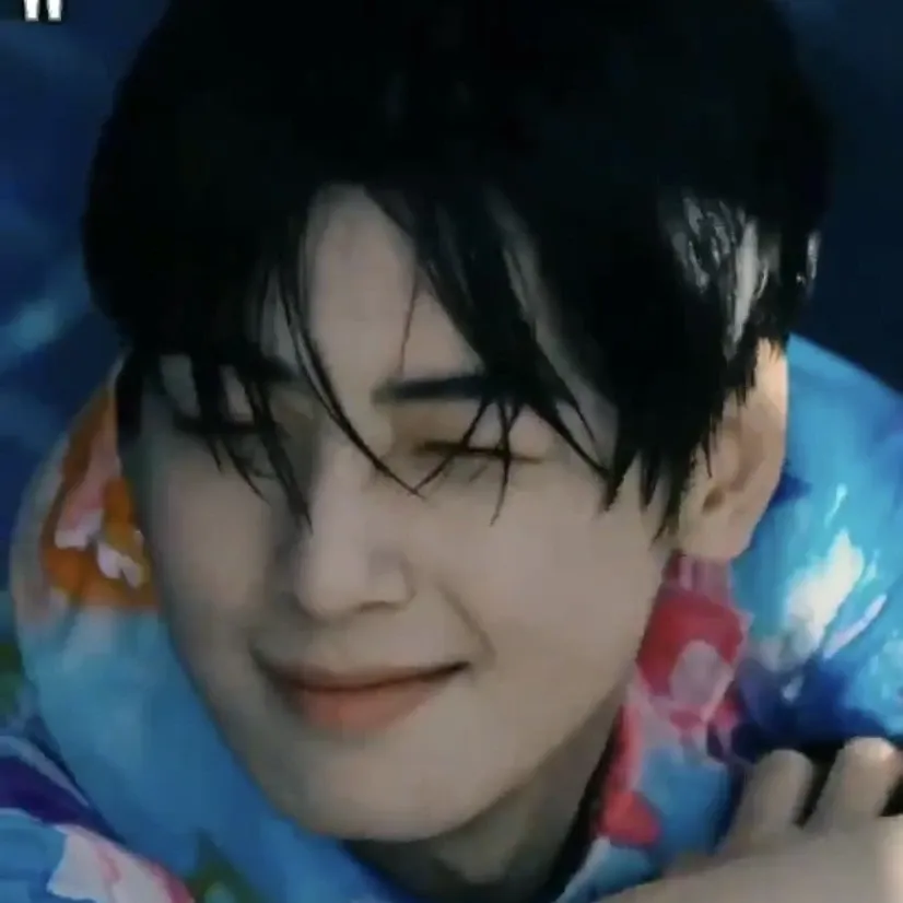 Latest photo of Cha Eunwoo