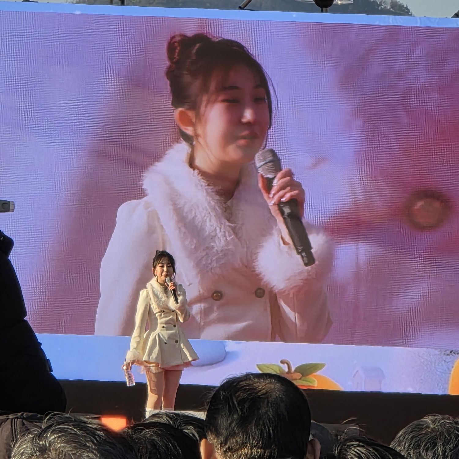 Cuplikan di balik layar dari Jeon Yujin