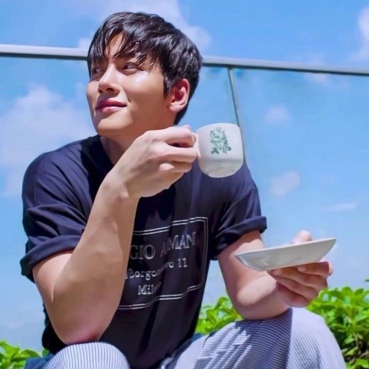 Behind-the-scenes cut of Ji Changwook