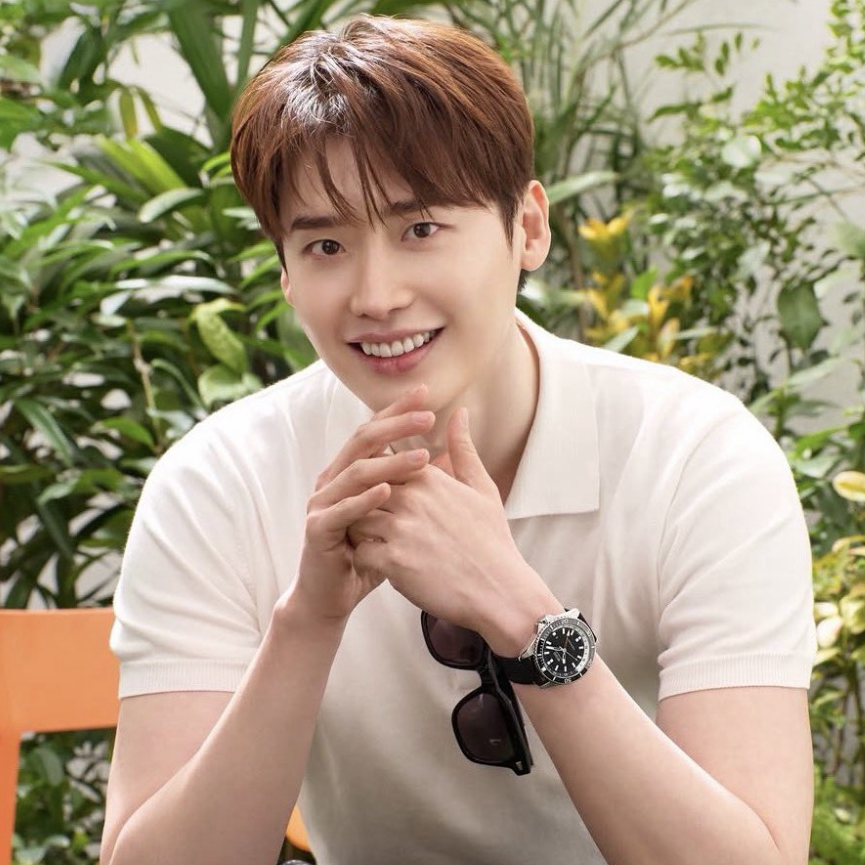 A moment captured by a fan of Lee Jongsuk