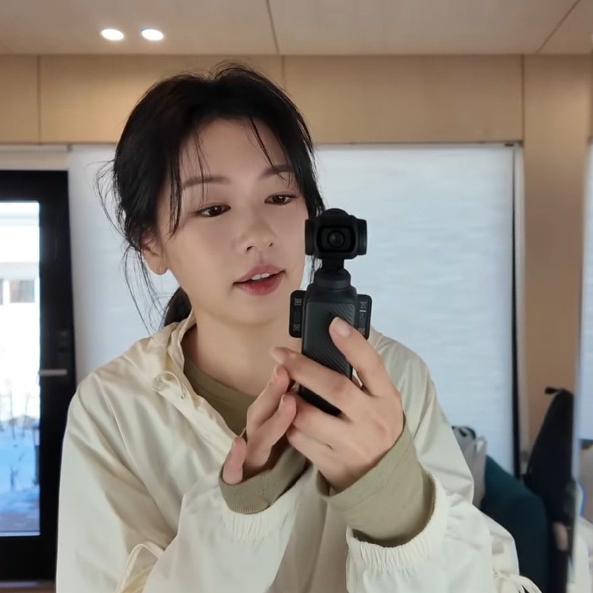 Behind-the-scenes cut of Jung Somin