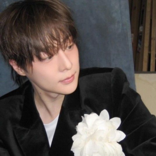 Behind-the-scenes cut of Bae Inhyuk