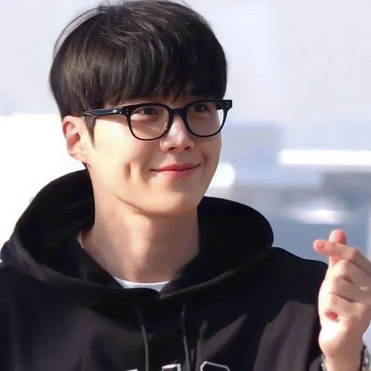 Recent activity shot of Kim Seonho