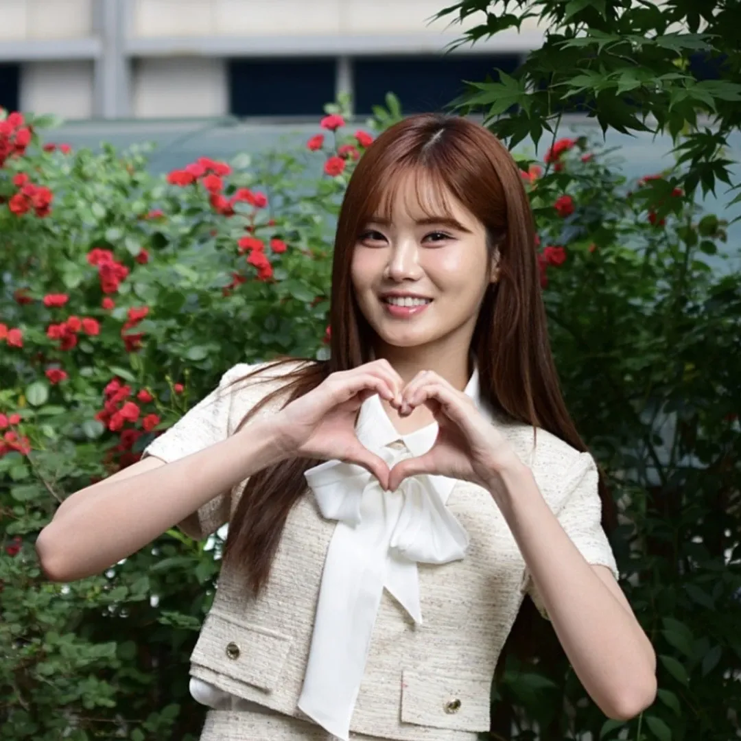 Behind-the-scenes cut of Bae Ahyeon