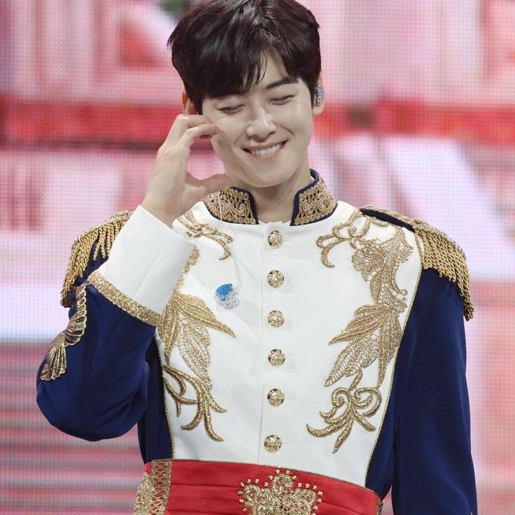 Foto terbaru dari Cha Eunwoo