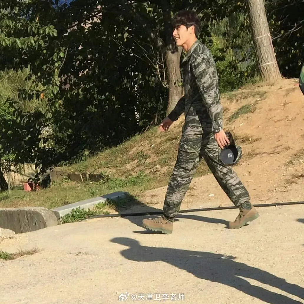 Cuplikan di balik layar dari Hyun Bin