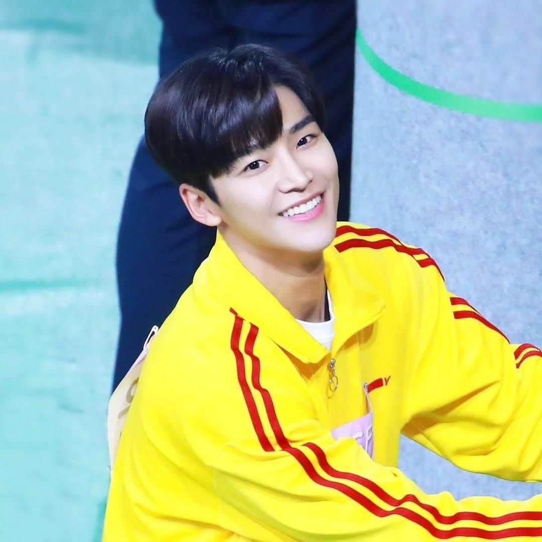 Cuplikan di balik layar dari Rowoon