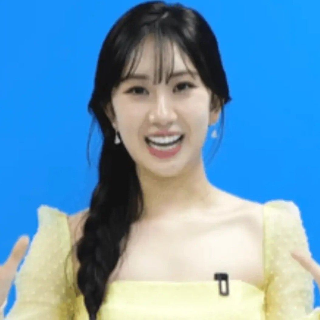 Behind-the-scenes cut of Jeon Yujin