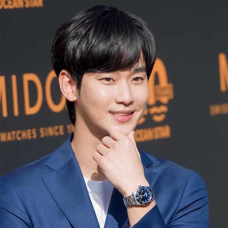 金秀賢的最新照片