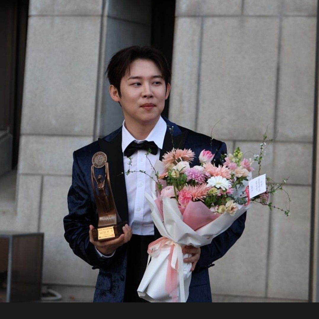 Behind-the-scenes cut of Jinuk