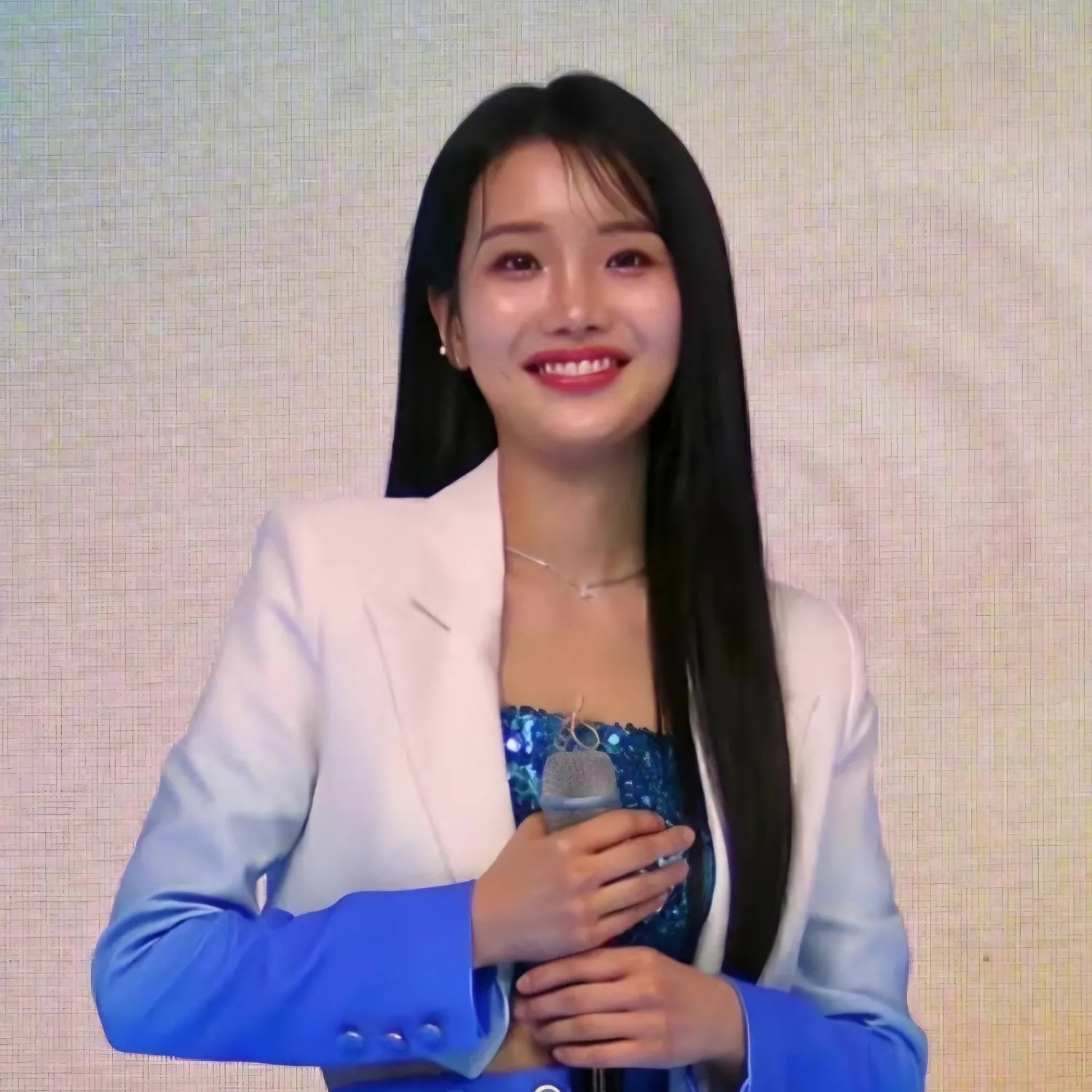 Behind-the-scenes cut of Kim Soyeon (2004)