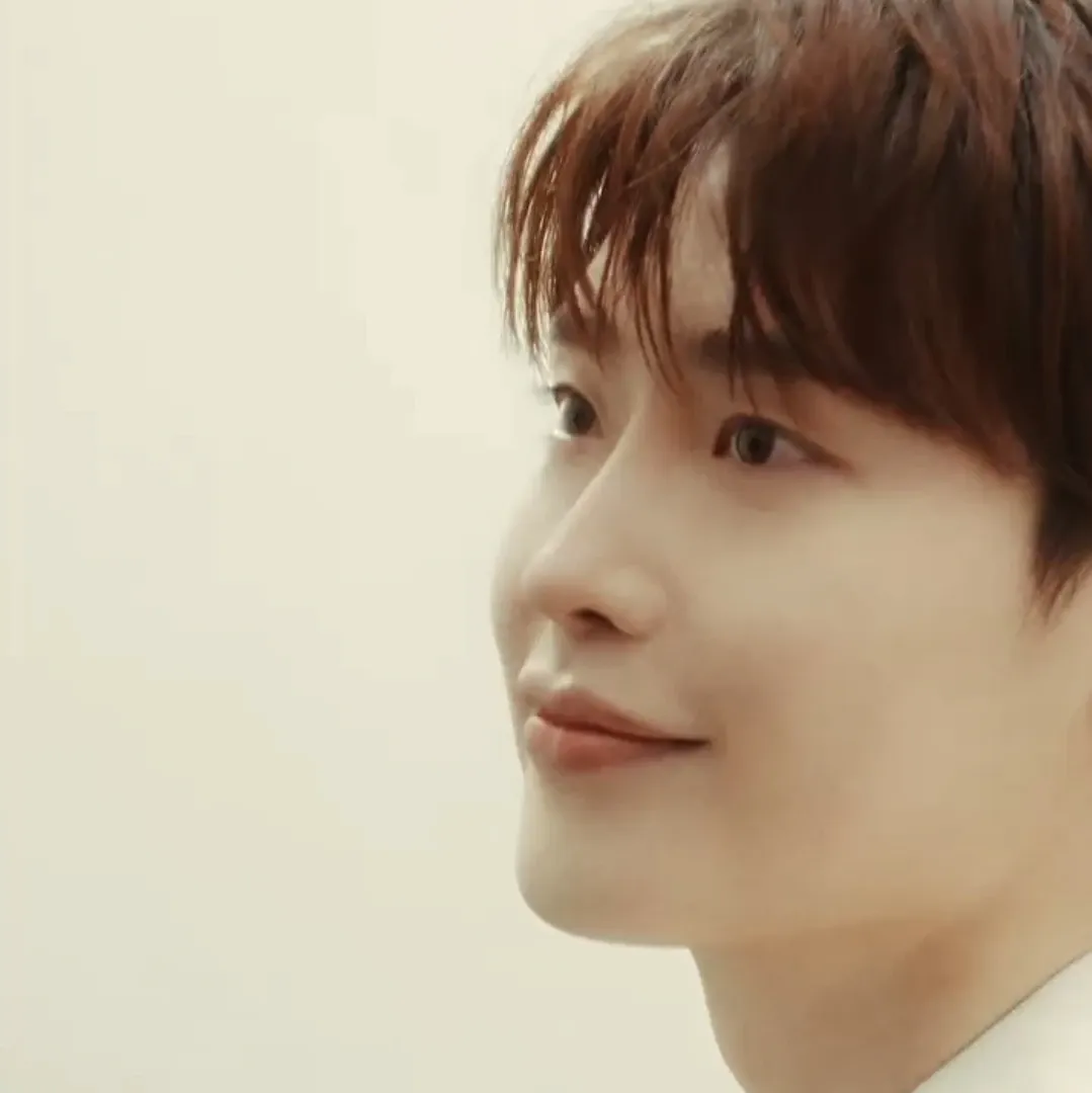 Behind-the-scenes cut of Lee Jongsuk