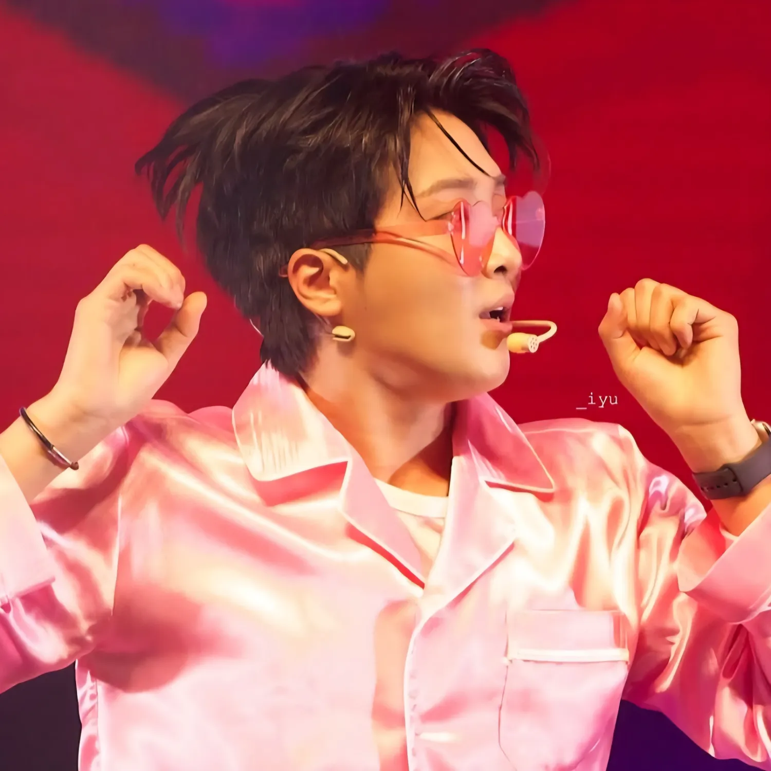A moment captured by a fan of Hwang Yunsung
