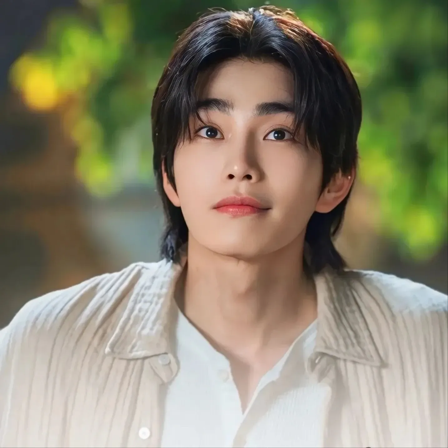 Behind-the-scenes cut of Kim Jaeyoung