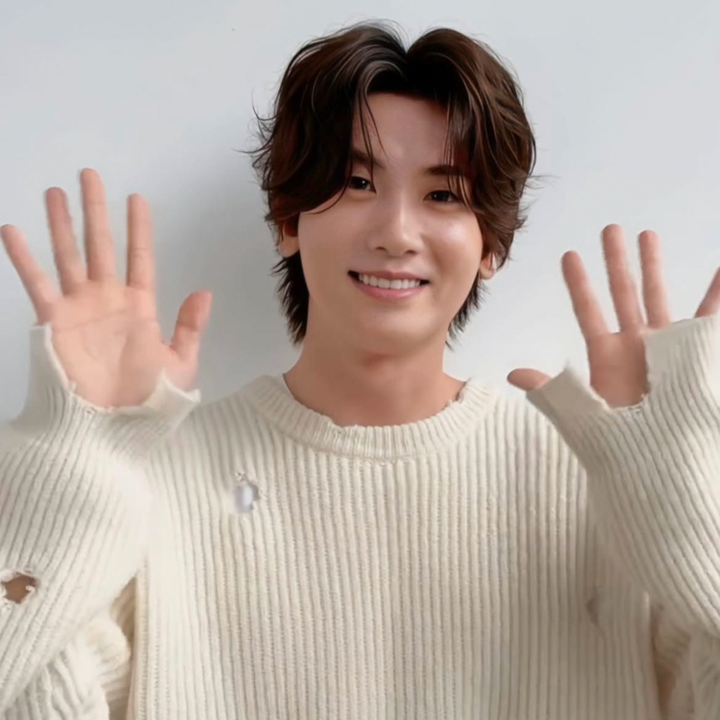Behind-the-scenes cut of Park Hyungsik