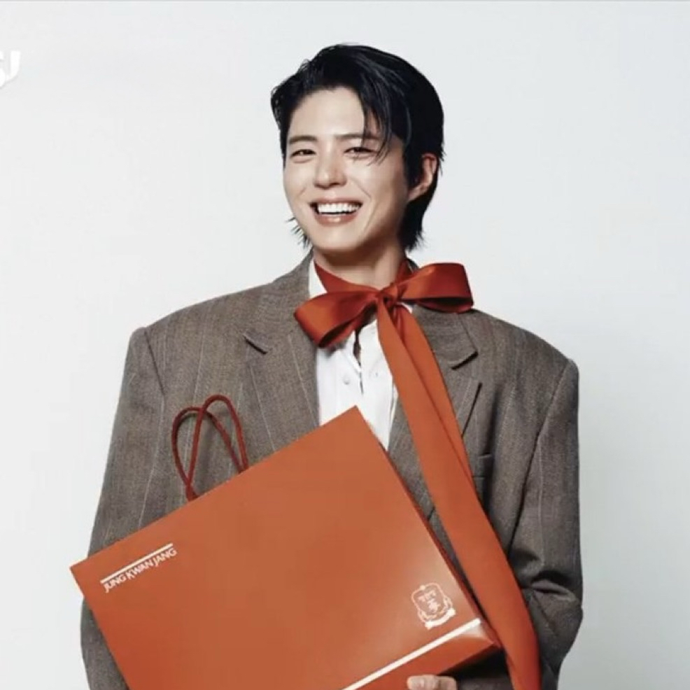 A moment captured by a fan of Park Bogum