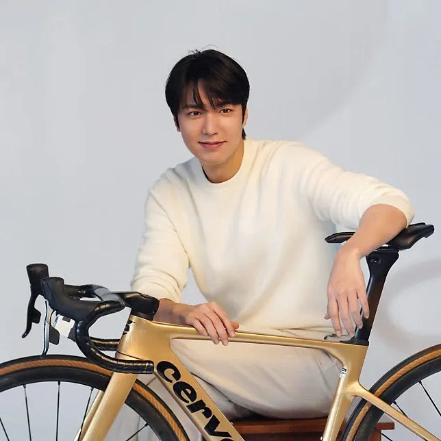 Recent activity shot of Lee Minho