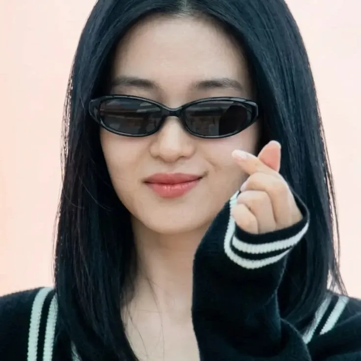 Recent activity shot of Kim Taeri