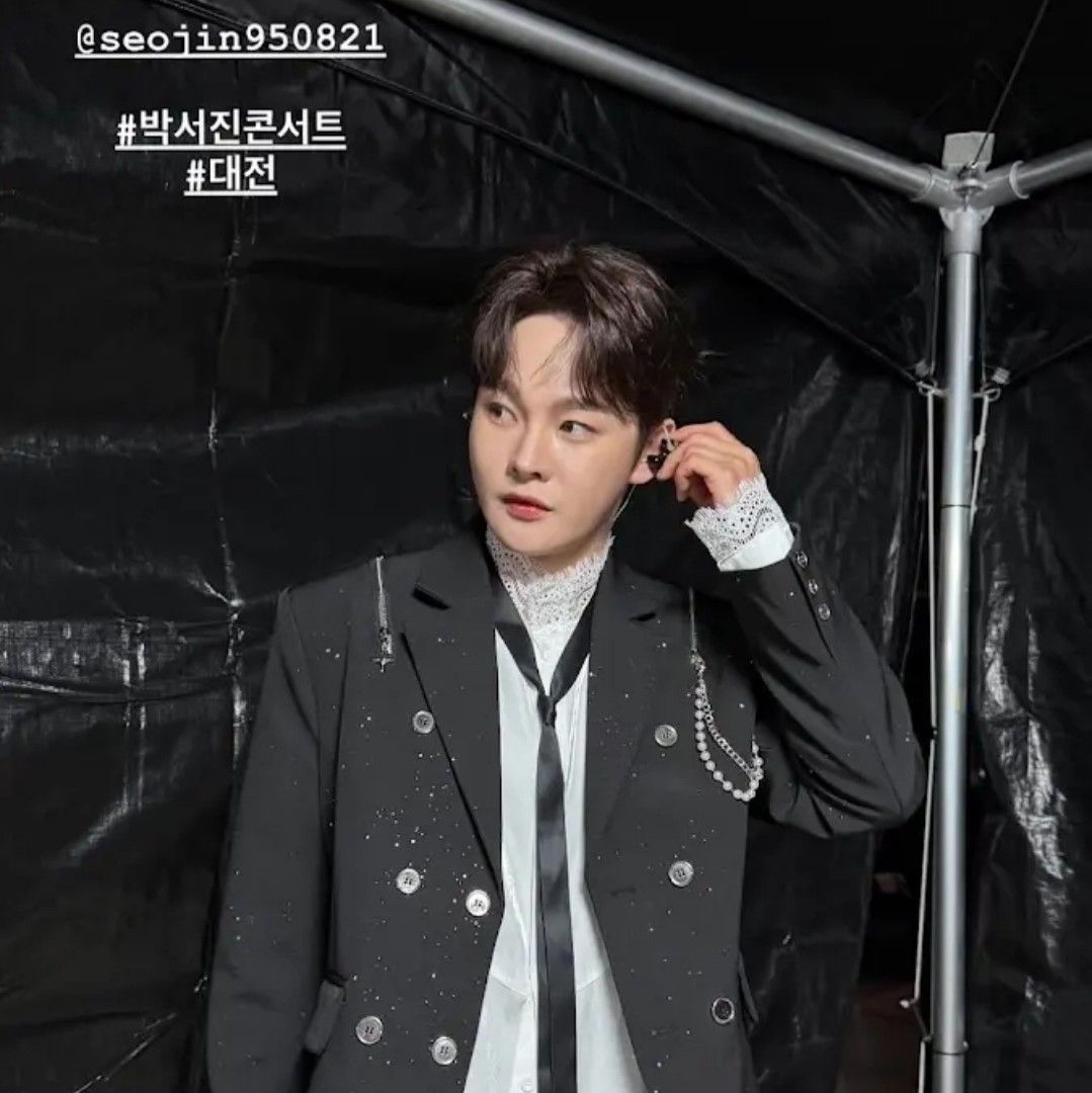 Behind-the-scenes cut of Park Seojin