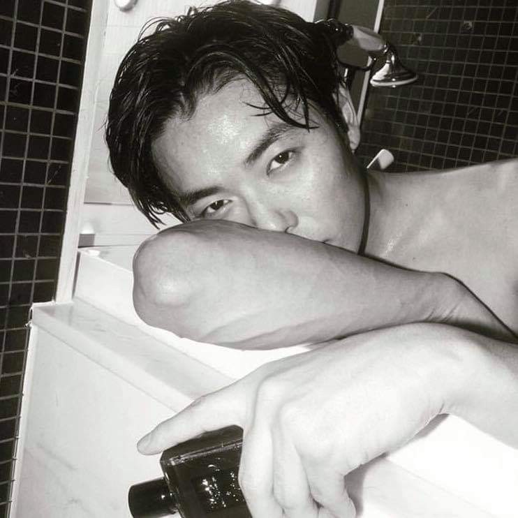 A moment captured by a fan of Kim Jaewook