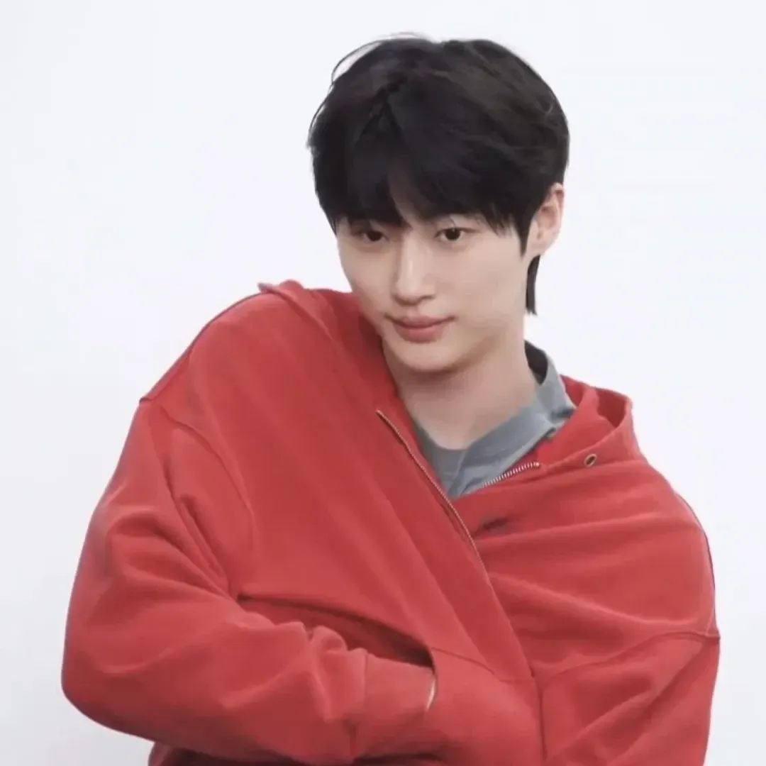 Recent activity shot of Byeon Wooseok