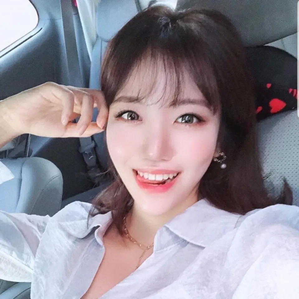 Behind-the-scenes cut of Kim Heejin