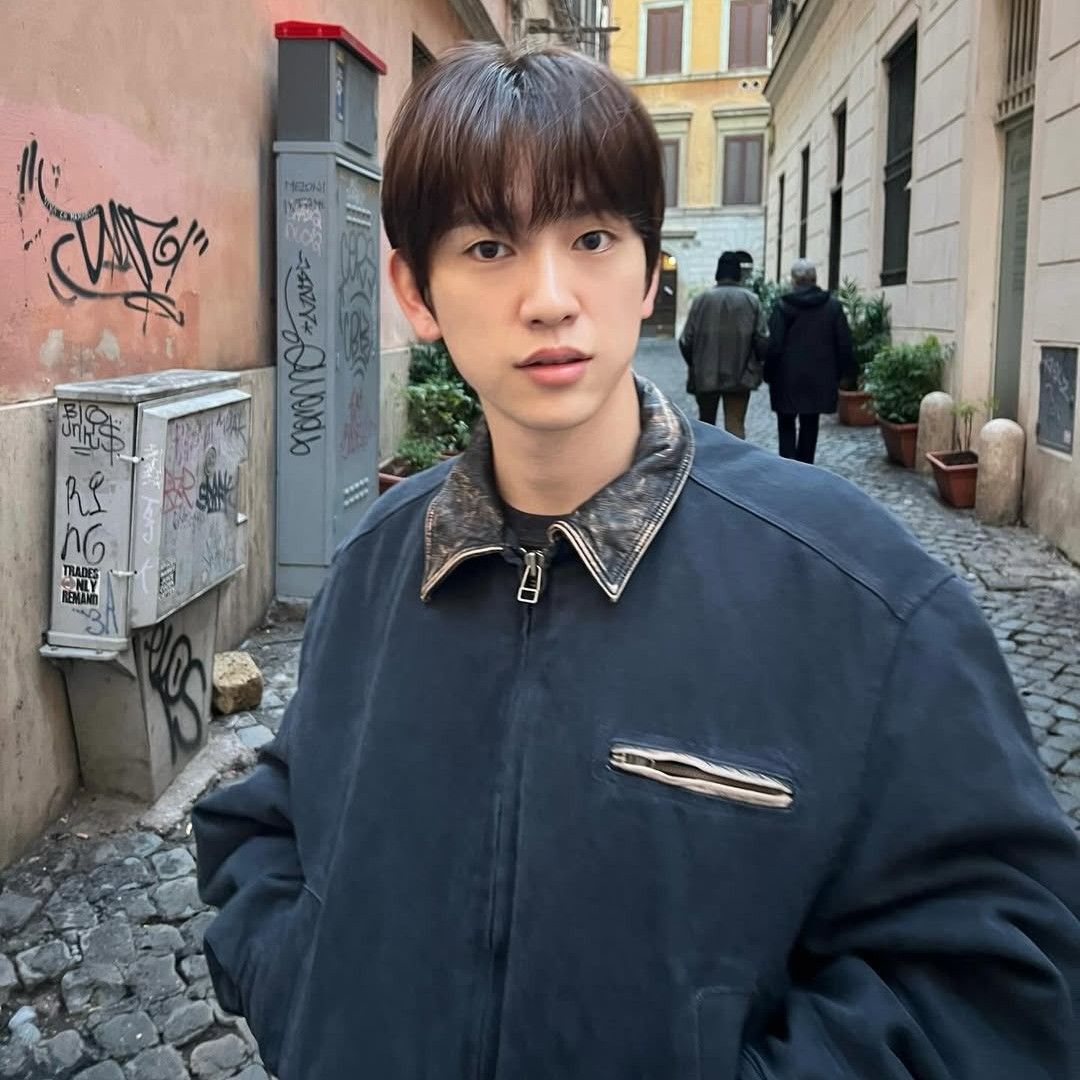 Momen yang diabadikan oleh penggemar Park Jinyoung